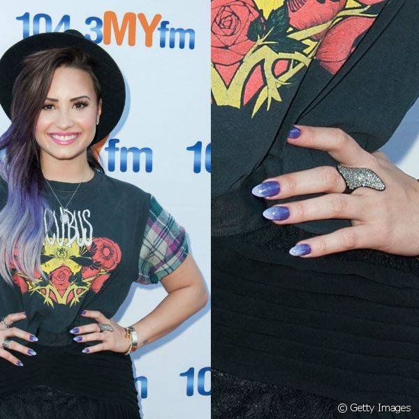Em junho de 2014, Demi Lovato combinou o tom de roxo das mechas de seus cabelos com o degrad? de suas unhas na mesma cor para o evento 104.3 MY FM Presents My Big Night Out